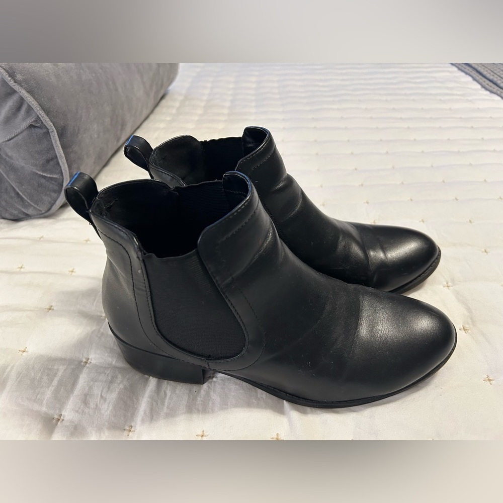Cityclassified Black Ankle Booties